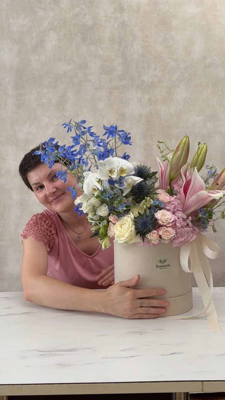 Oksana, fleuriste et créatrice de Harmonie à Bruxelles
